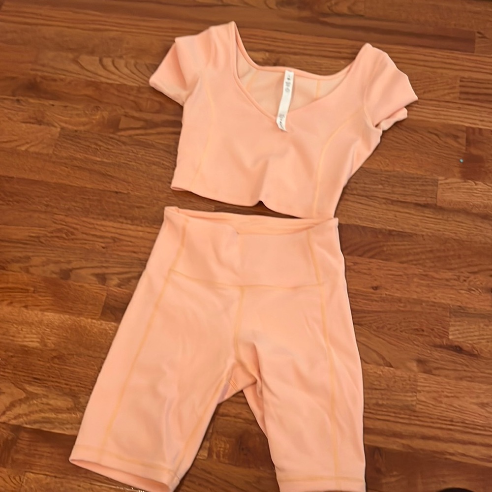 Lulu lemon sz 4 shirt set euc